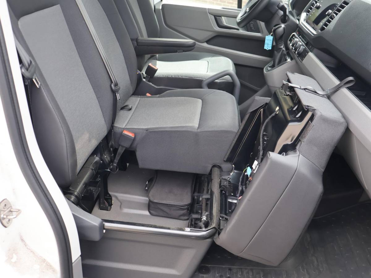 Volkswagen Crafter Volkswagen Crafter 35 2.0 TDI 177 PK AUT. L3H3 + 3000 KG TREKHAAK | ADAPTIVE CRUISE | LED | CAMERA | CARPLAY | STOELVERW.