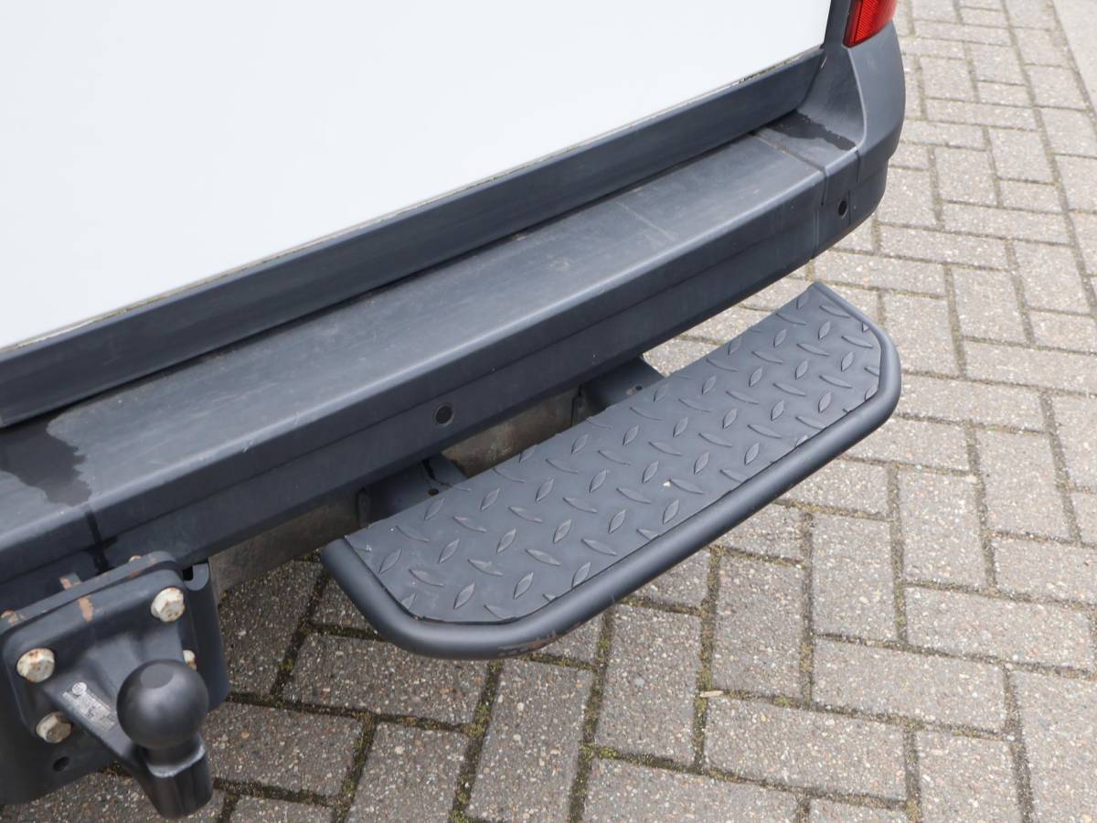 Volkswagen Crafter Volkswagen Crafter 35 2.0 TDI 177 PK AUT. L3H3 + 3000 KG TREKHAAK | ADAPTIVE CRUISE | LED | CAMERA | CARPLAY | STOELVERW.