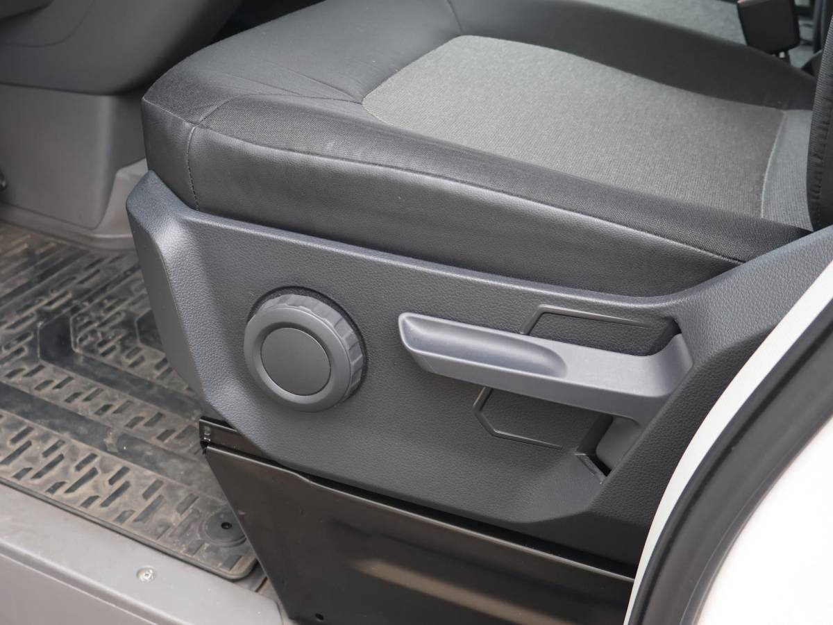 Volkswagen Crafter Volkswagen Crafter 35 2.0 TDI 177 PK AUT. L3H3 + 3000 KG TREKHAAK | ADAPTIVE CRUISE | LED | CAMERA | CARPLAY | STOELVERW.