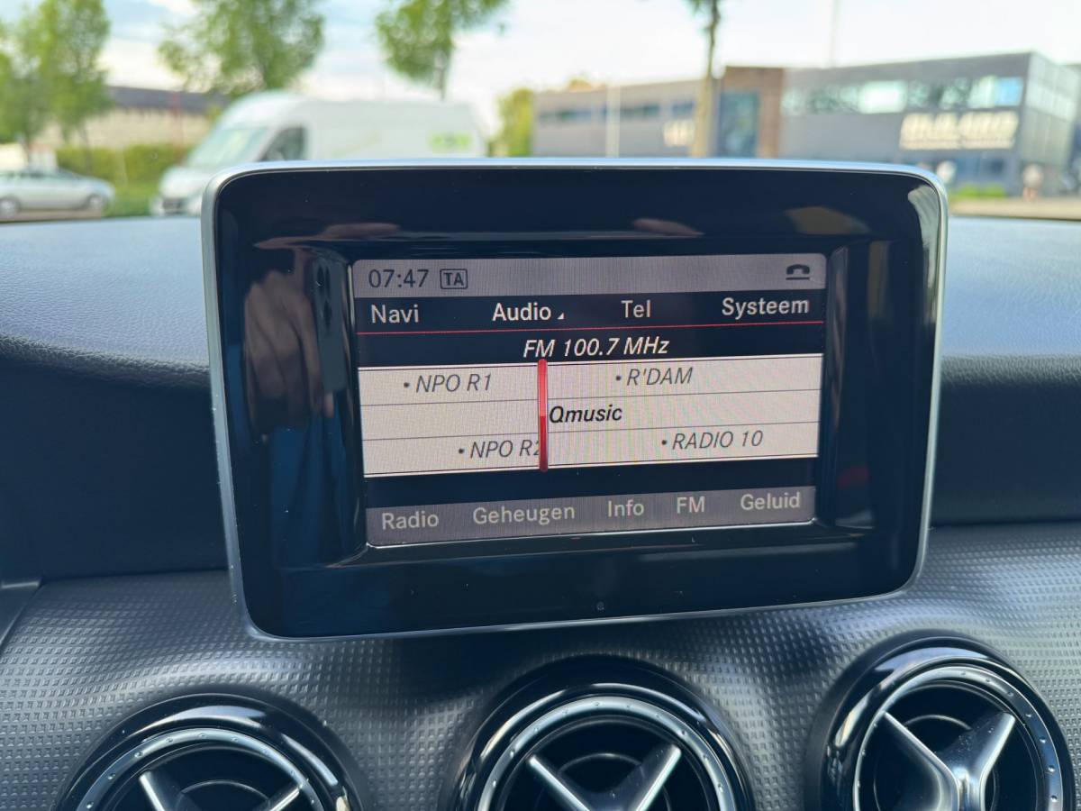 Mercedes-Benz A-Klasse Mercedes-Benz A-klasse 180 Ambition APPLE CARPLAY!!