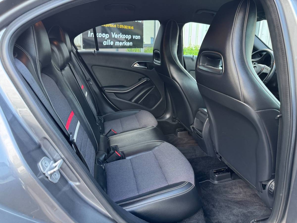 Mercedes-Benz A-Klasse Mercedes-Benz A-klasse 180 Ambition APPLE CARPLAY!!