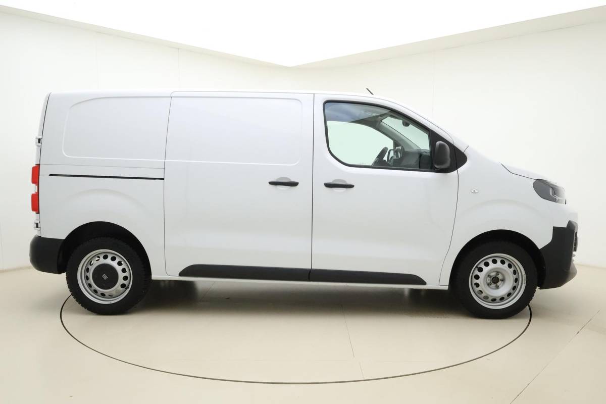 Fiat Scudo Fiat Scudo 2.0 Diesel 180pk Automaat L2 | Navigatie | Achteruitrijcamera | Laadruimte betimmering | 3 Zitplaatsen | Mistlampen voor | Cruise control | Airco