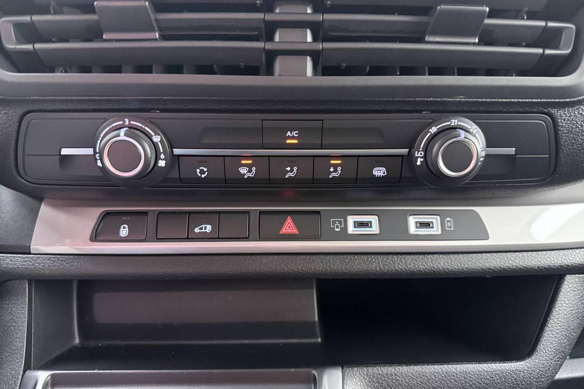 Fiat Scudo Fiat Scudo 2.0 Diesel 180pk Automaat L2 | Navigatie | Achteruitrijcamera | Laadruimte betimmering | 3 Zitplaatsen | Mistlampen voor | Cruise control | Airco