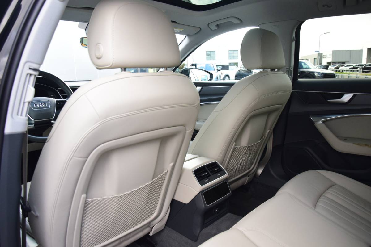 Audi A6 Audi A6 Avant 40 TDI Automaat Pano/dak Leer/Verwarmd/Voor/Achter Led Camera