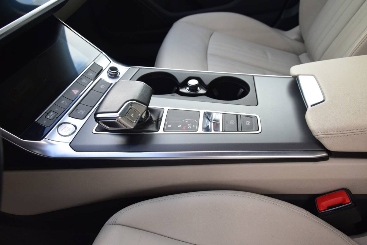 Audi A6 Audi A6 Avant 40 TDI Automaat Pano/dak Leer/Verwarmd/Voor/Achter Led Camera