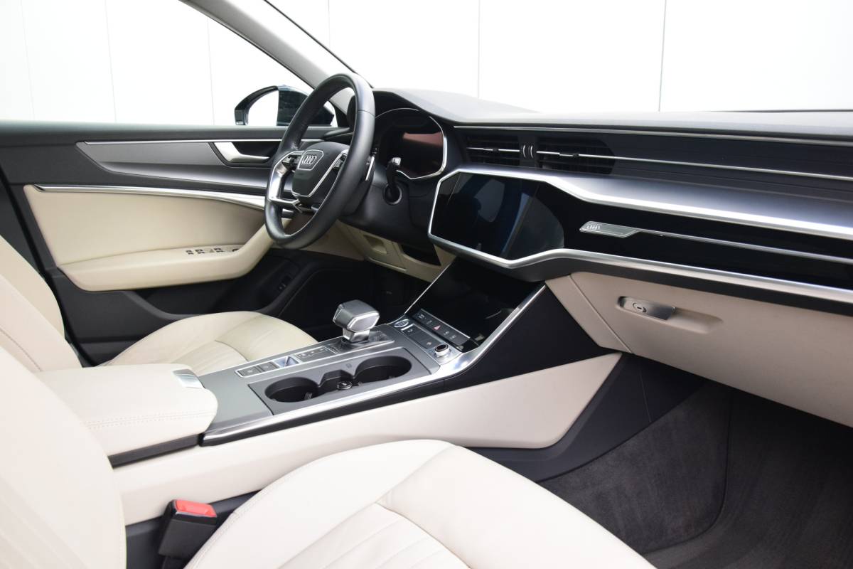 Audi A6 Audi A6 Avant 40 TDI Automaat Pano/dak Leer/Verwarmd/Voor/Achter Led Camera