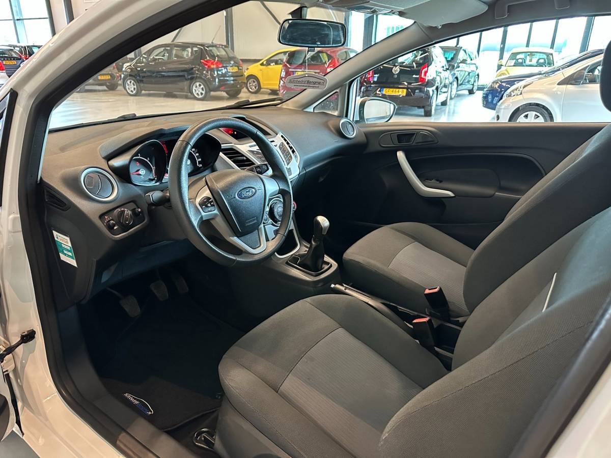 Ford Fiesta Ford Fiesta 1.25 TREND-uitv|CLIMA AIRCO|LM-VELGEN|ISOFIX|VOICE CONTROL|USB+AUX|VOORRUITVERWARMING|nwe APK+OH.BEURT BIJ AFLEVERING