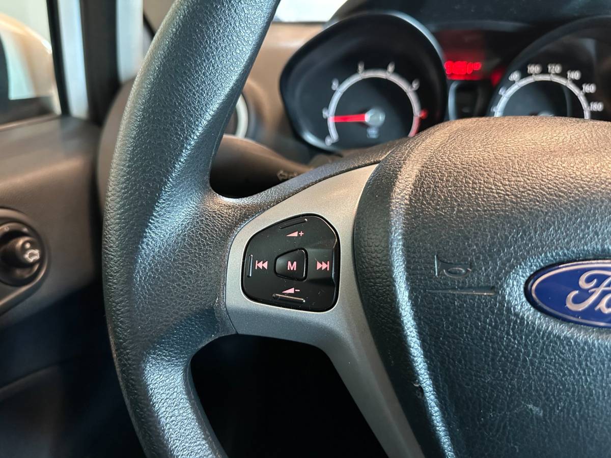 Ford Fiesta Ford Fiesta 1.25 TREND-uitv|CLIMA AIRCO|LM-VELGEN|ISOFIX|VOICE CONTROL|USB+AUX|VOORRUITVERWARMING|nwe APK+OH.BEURT BIJ AFLEVERING