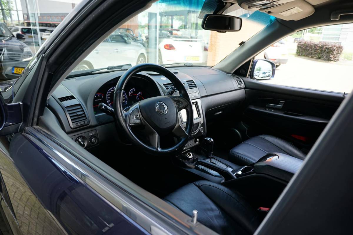 SsangYong Rexton SsangYong Rexton RX 220 e-XDI Sapphire + CAMERA / STOELVERWARMING / LEDER