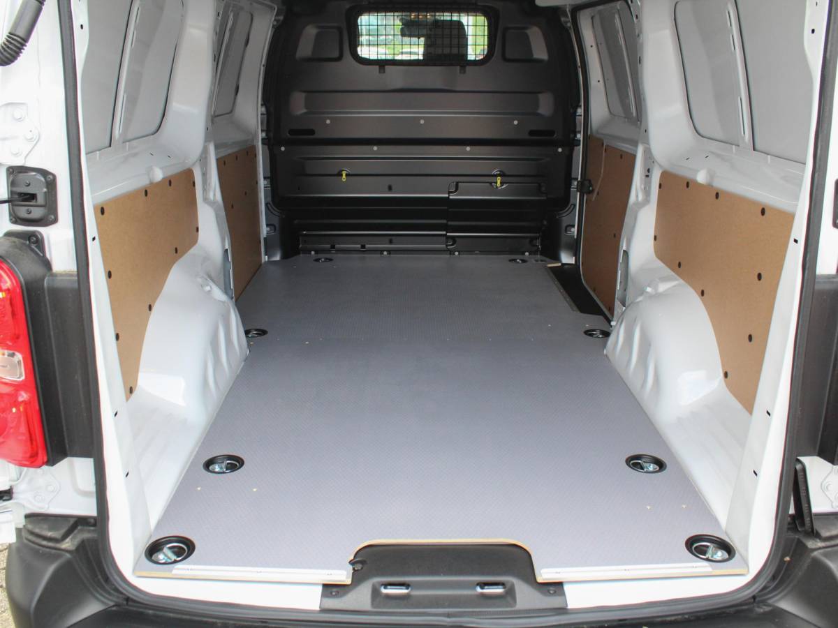 Toyota ProAce Toyota PROACE Electric Long Worker Challenger Extra Range L2 75 kWh | Cruise | Airco | Camera