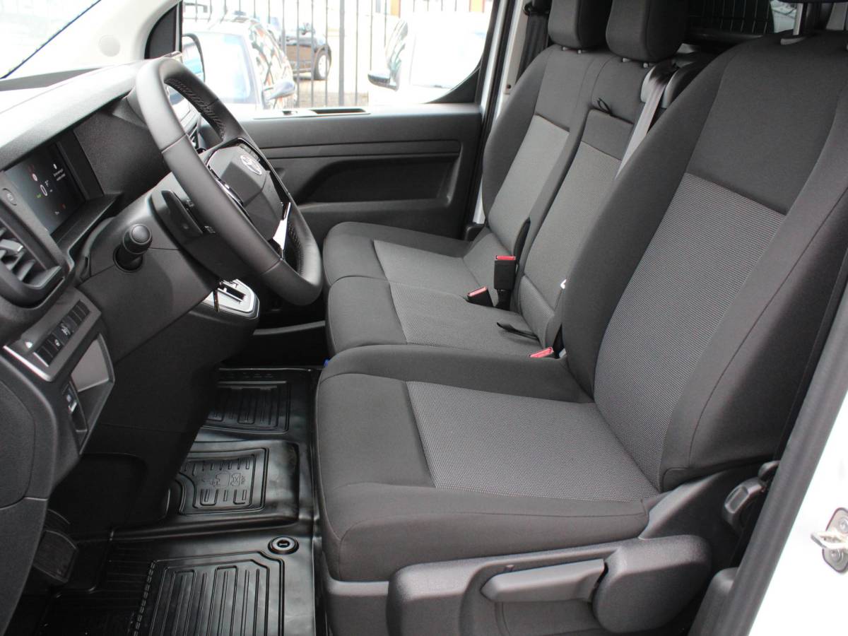 Toyota ProAce Toyota PROACE Electric Long Worker Challenger Extra Range L2 75 kWh | Cruise | Airco | Camera