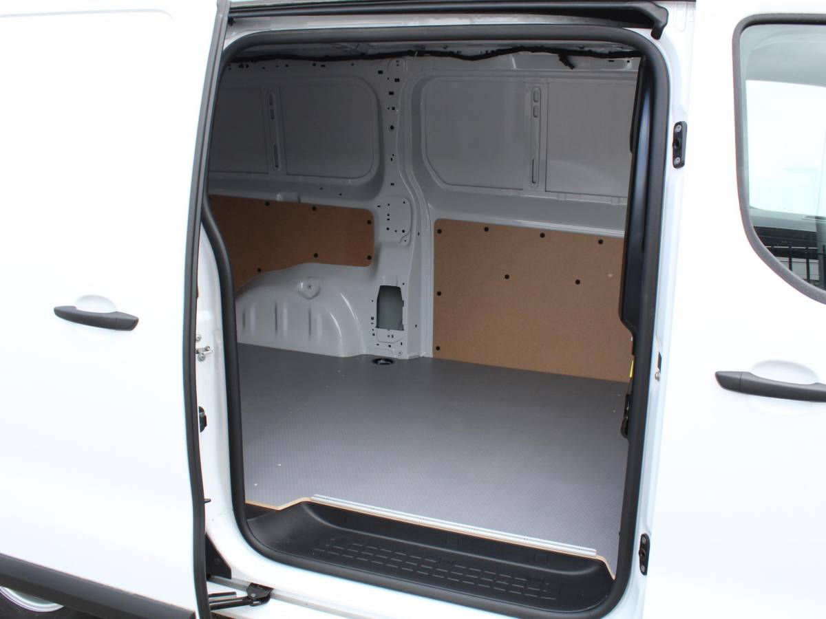 Toyota ProAce Toyota PROACE Electric Long Worker Challenger Extra Range L2 75 kWh | Cruise | Airco | Camera