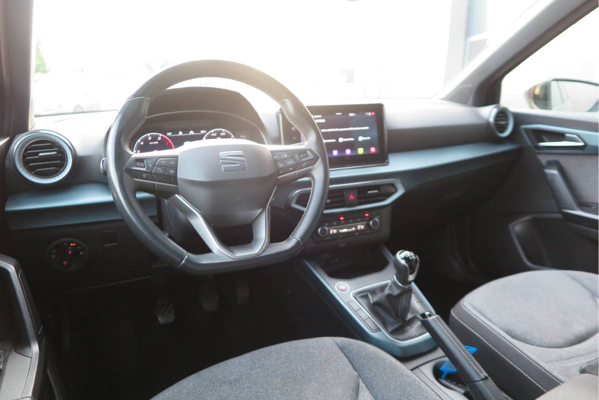 SEAT Arona SEAT Arona 1.0 TSI 70KW 95PK Xperience Connect,Led Matrix , Virtual cockpit, Keyless, Adaptive cruise, PDC, 18″ LMV , Navi,App / smartlink , Bleutooth , DAB+ etc. Dealer onderhouden .