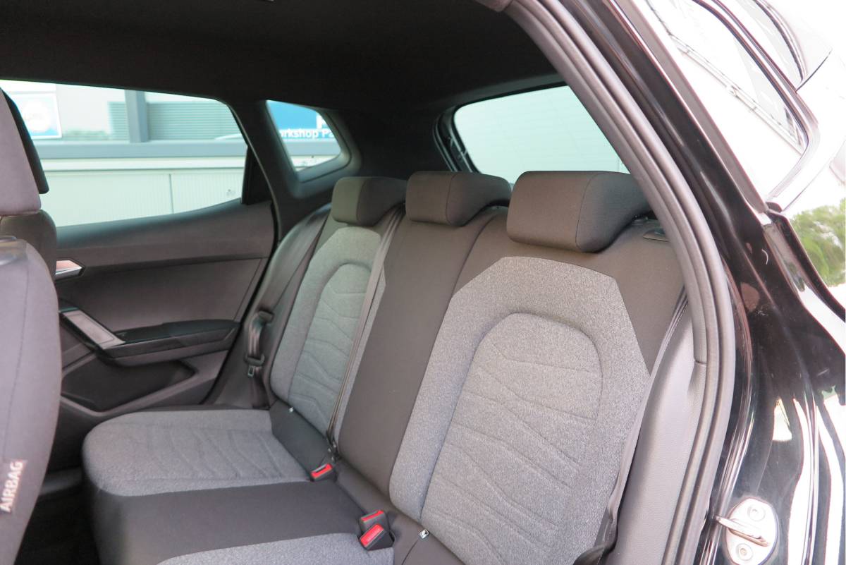 SEAT Arona SEAT Arona 1.0 TSI 70KW 95PK Xperience Connect,Led Matrix , Virtual cockpit, Keyless, Adaptive cruise, PDC, 18″ LMV , Navi,App / smartlink , Bleutooth , DAB+ etc. Dealer onderhouden .