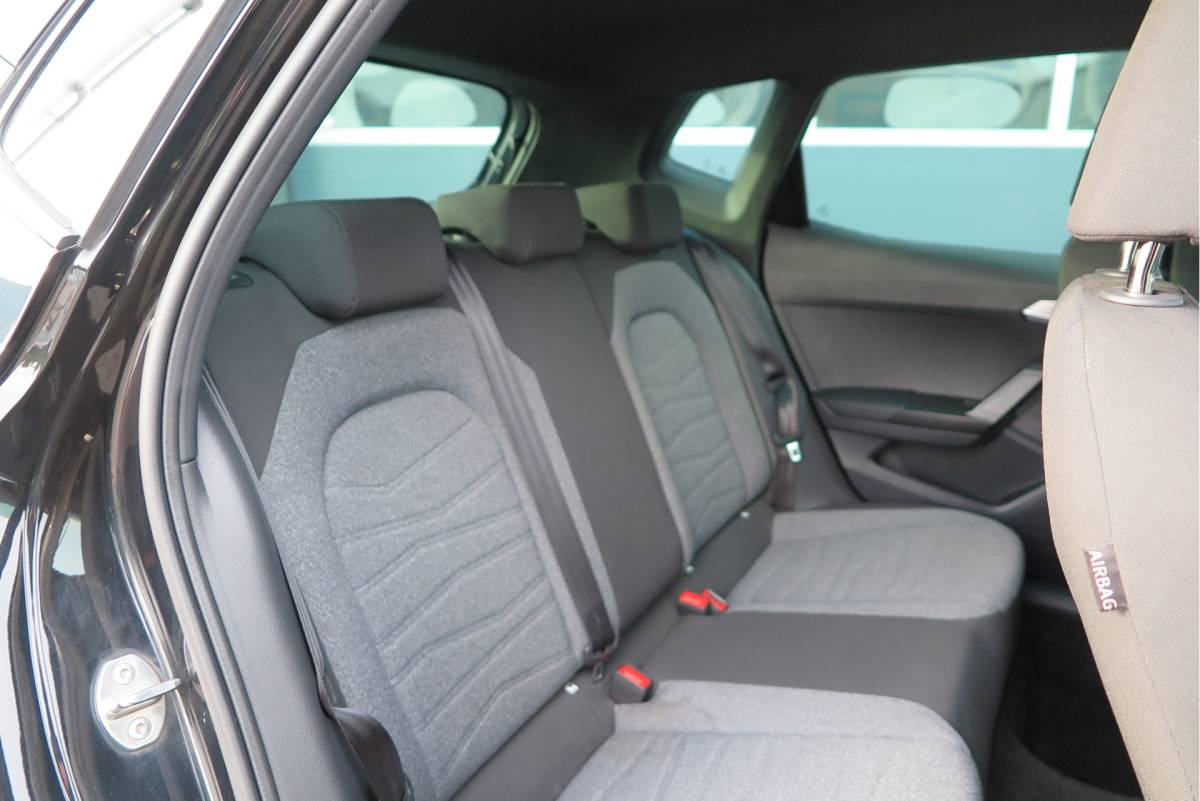 SEAT Arona SEAT Arona 1.0 TSI 70KW 95PK Xperience Connect,Led Matrix , Virtual cockpit, Keyless, Adaptive cruise, PDC, 18″ LMV , Navi,App / smartlink , Bleutooth , DAB+ etc. Dealer onderhouden .
