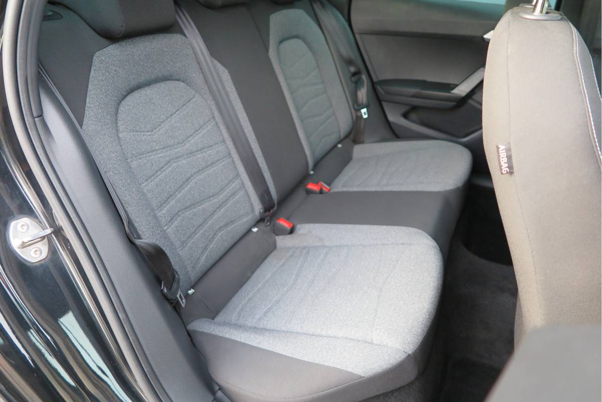 SEAT Arona SEAT Arona 1.0 TSI 70KW 95PK Xperience Connect,Led Matrix , Virtual cockpit, Keyless, Adaptive cruise, PDC, 18″ LMV , Navi,App / smartlink , Bleutooth , DAB+ etc. Dealer onderhouden .