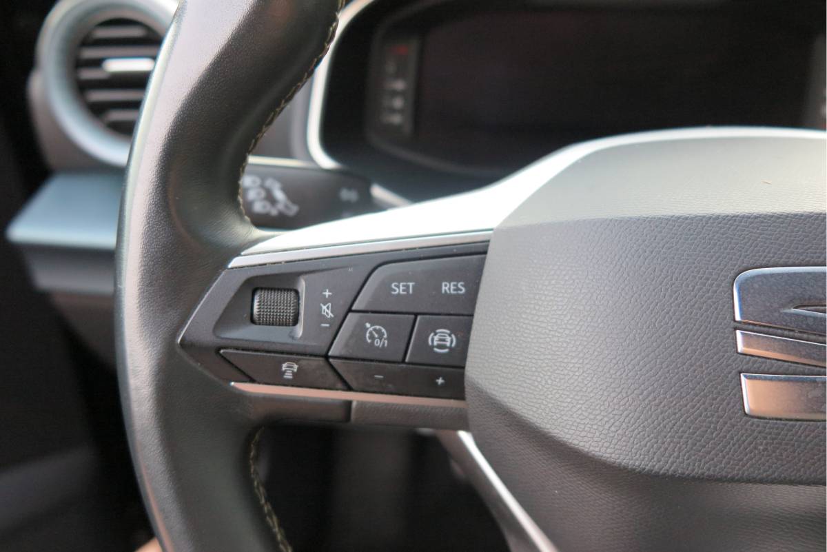 SEAT Arona SEAT Arona 1.0 TSI 70KW 95PK Xperience Connect,Led Matrix , Virtual cockpit, Keyless, Adaptive cruise, PDC, 18″ LMV , Navi,App / smartlink , Bleutooth , DAB+ etc. Dealer onderhouden .