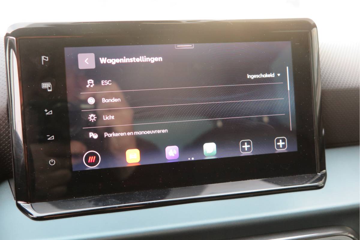 SEAT Arona SEAT Arona 1.0 TSI 70KW 95PK Xperience Connect,Led Matrix , Virtual cockpit, Keyless, Adaptive cruise, PDC, 18″ LMV , Navi,App / smartlink , Bleutooth , DAB+ etc. Dealer onderhouden .