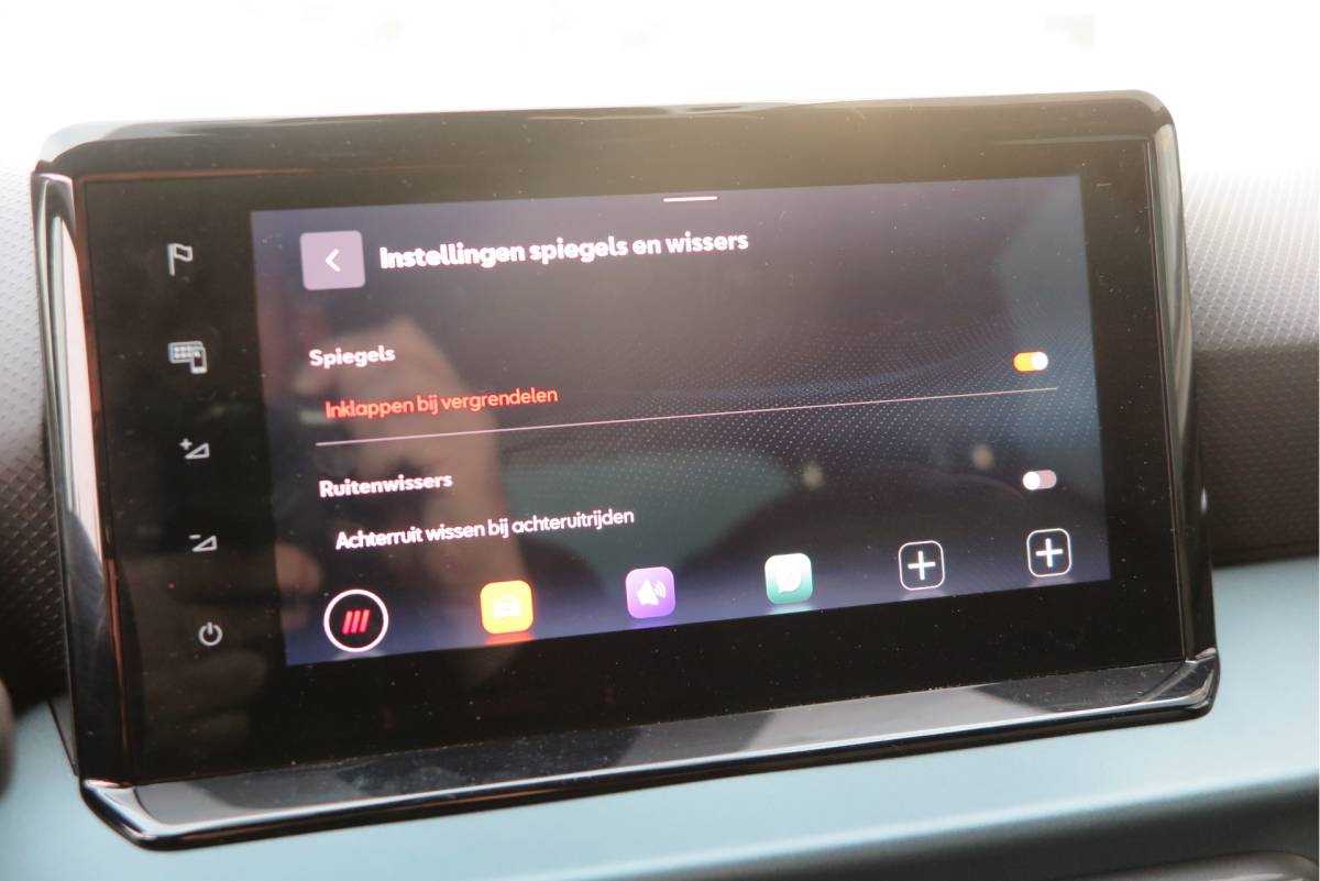 SEAT Arona SEAT Arona 1.0 TSI 70KW 95PK Xperience Connect,Led Matrix , Virtual cockpit, Keyless, Adaptive cruise, PDC, 18″ LMV , Navi,App / smartlink , Bleutooth , DAB+ etc. Dealer onderhouden .
