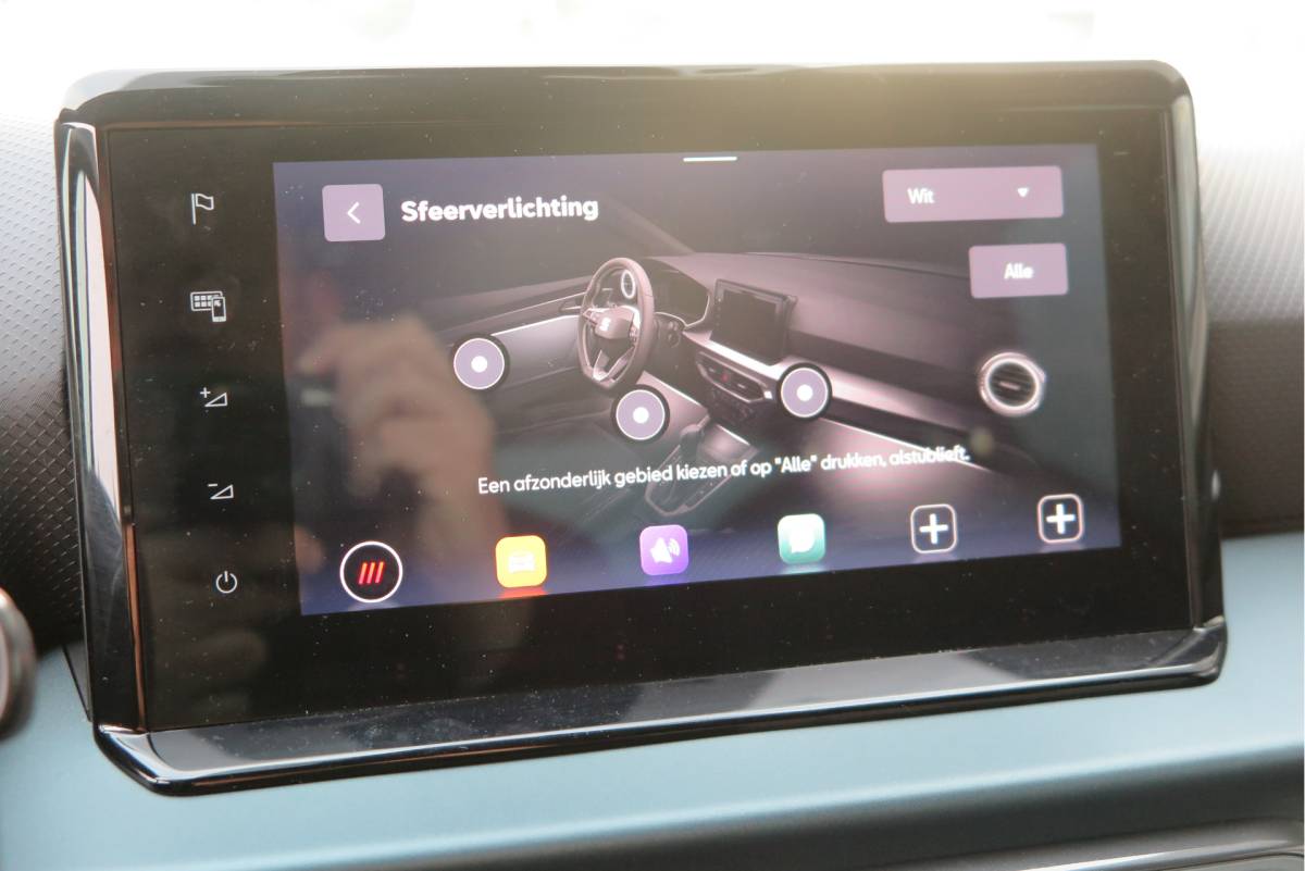 SEAT Arona SEAT Arona 1.0 TSI 70KW 95PK Xperience Connect,Led Matrix , Virtual cockpit, Keyless, Adaptive cruise, PDC, 18″ LMV , Navi,App / smartlink , Bleutooth , DAB+ etc. Dealer onderhouden .