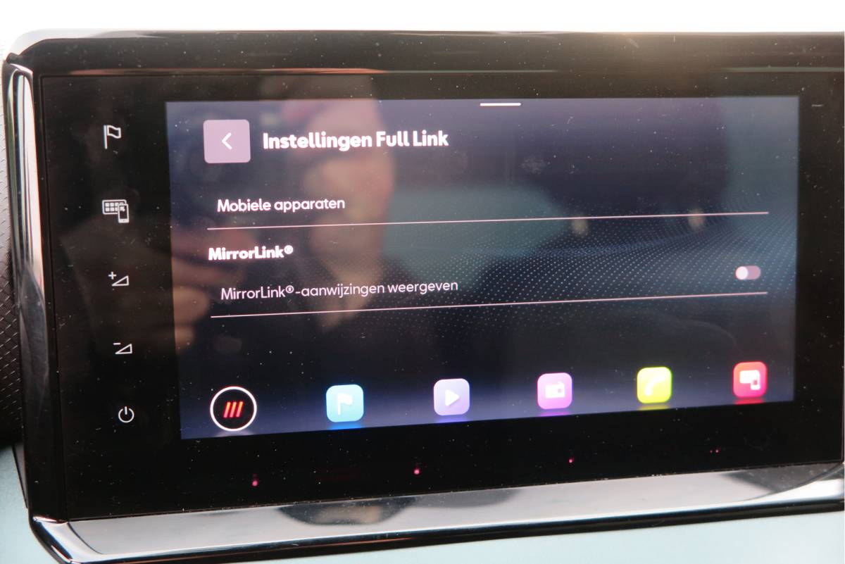 SEAT Arona SEAT Arona 1.0 TSI 70KW 95PK Xperience Connect,Led Matrix , Virtual cockpit, Keyless, Adaptive cruise, PDC, 18″ LMV , Navi,App / smartlink , Bleutooth , DAB+ etc. Dealer onderhouden .
