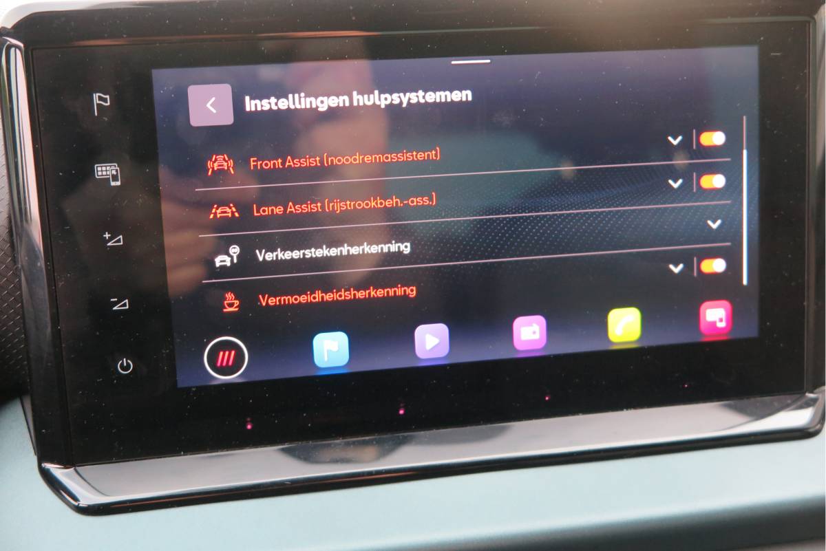 SEAT Arona SEAT Arona 1.0 TSI 70KW 95PK Xperience Connect,Led Matrix , Virtual cockpit, Keyless, Adaptive cruise, PDC, 18″ LMV , Navi,App / smartlink , Bleutooth , DAB+ etc. Dealer onderhouden .