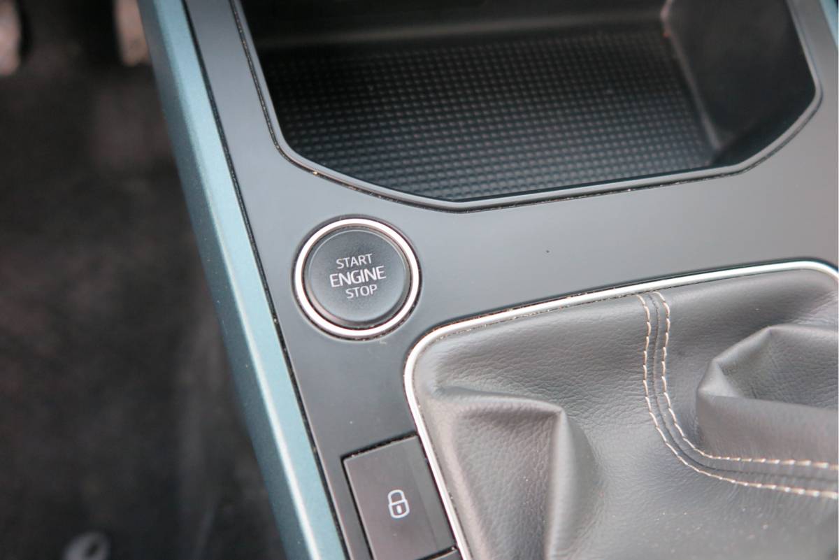 SEAT Arona SEAT Arona 1.0 TSI 70KW 95PK Xperience Connect,Led Matrix , Virtual cockpit, Keyless, Adaptive cruise, PDC, 18″ LMV , Navi,App / smartlink , Bleutooth , DAB+ etc. Dealer onderhouden .