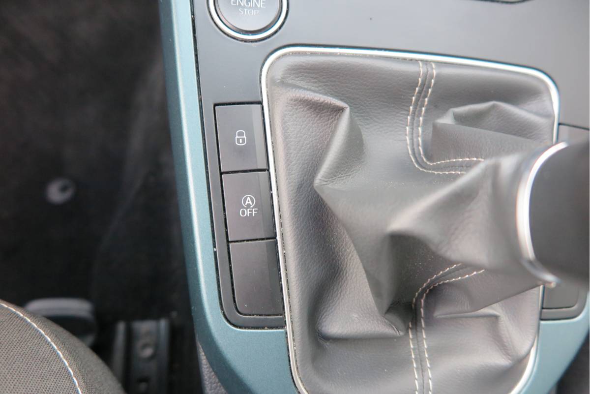 SEAT Arona SEAT Arona 1.0 TSI 70KW 95PK Xperience Connect,Led Matrix , Virtual cockpit, Keyless, Adaptive cruise, PDC, 18″ LMV , Navi,App / smartlink , Bleutooth , DAB+ etc. Dealer onderhouden .