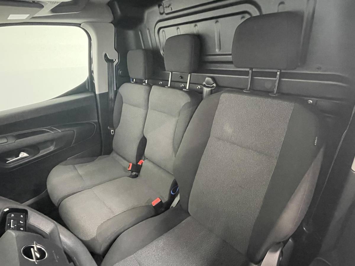 Opel Combo Opel Combo 1.5 BlueHDi 130 L2 Automaat Apple Carplay / Android Auto Navigatie Trekhaak Airco Camera Cruise Control Parkeersensoren V+A DAB