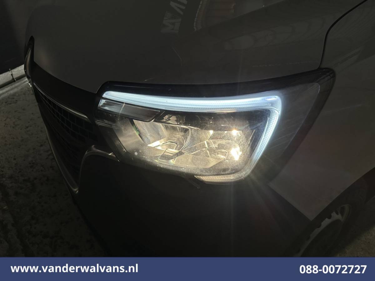 Renault Master Renault Master 2.3 dCi 146pk Bakwagen 222cm Hoog Laadklep Euro6 Airco | Navigatie | Camera | LED | Cruisecontrol Bijrijdersbank