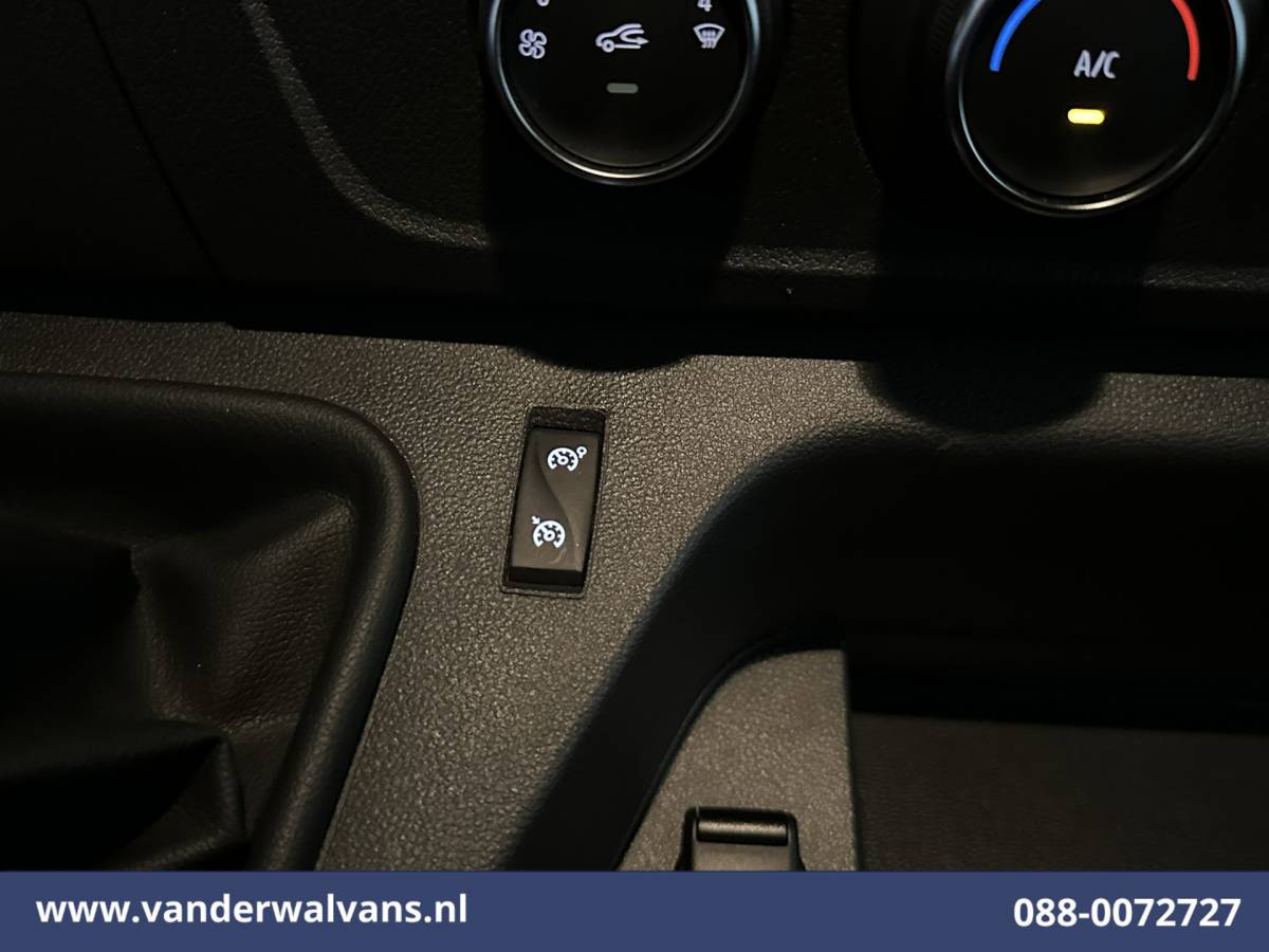 Renault Master Renault Master 2.3 dCi 146pk Bakwagen 222cm Hoog Laadklep Euro6 Airco | Navigatie | Camera | LED | Cruisecontrol Bijrijdersbank