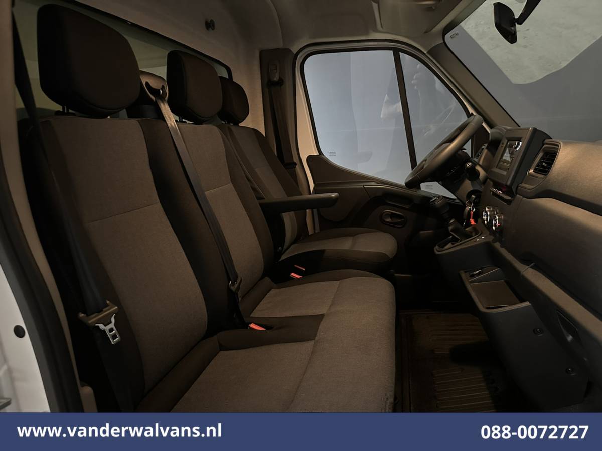 Renault Master Renault Master 2.3 dCi 146pk Bakwagen 222cm Hoog Laadklep Euro6 Airco | Navigatie | Camera | LED | Cruisecontrol Bijrijdersbank