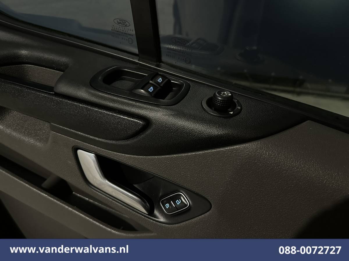 Ford Transit Custom Ford Transit Custom 2.0 TDCI L1H1 Euro6  Airco | Camera | Navigatie | LED | Cruisecontrol | Android Auto 2350kg Trekhaak, Parkeersensoren, Sidebars, Bijrijdersbank