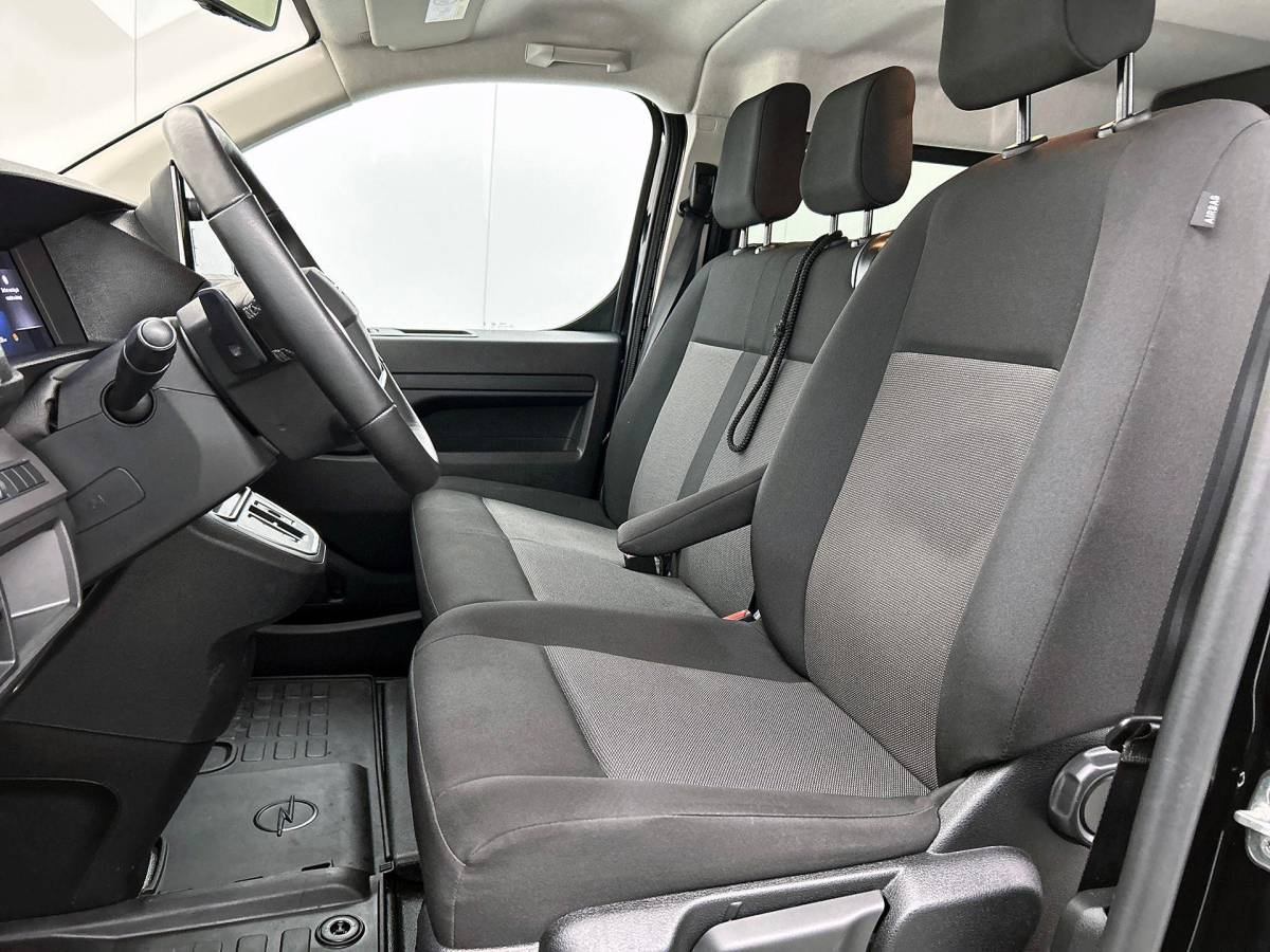 Opel Vivaro Opel Vivaro 2.0 Diesel 180 S&S L3 Automaat Dubbele Cabine 2 schuifdeuren Android Auto/Apple CarPlay Navigatie Keyless Entry&Start Climate Control Camera Cruise Control Houten afwerking laadruimte Trekhaak lichtmetalen velgen