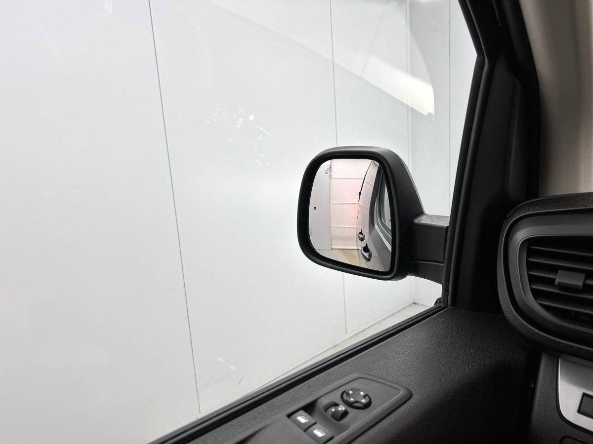 Opel Vivaro Opel Vivaro 2.0 Diesel 180 S&S L3 Automaat Dubbele Cabine 2 schuifdeuren Android Auto/Apple CarPlay Navigatie Keyless Entry&Start Climate Control Camera Cruise Control Houten afwerking laadruimte Trekhaak lichtmetalen velgen