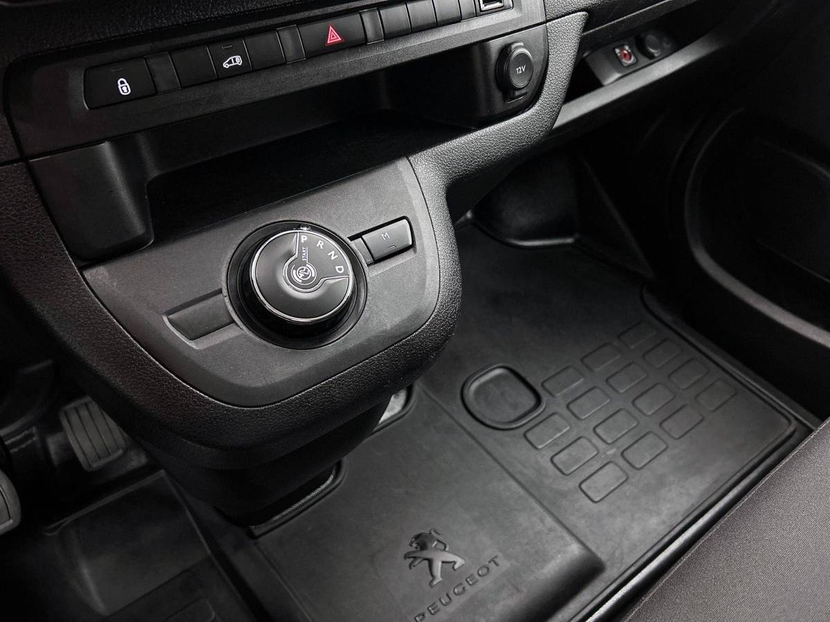 Peugeot Expert Peugeot Expert 2.0 BlueHDI 145PK L3 Automaat Airco Navigatie Trekhaak Cruise Control Parkeer sensoren Betimmering Side Bars