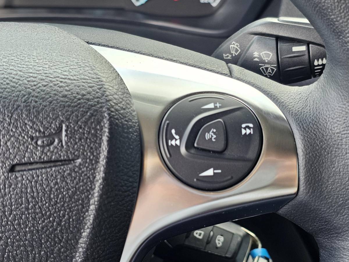 Ford Transit Connect Ford Transit Connect 1.5 EcoBlue L2 Trend  Airco | Navigatie | Achteruitrijcamera | Stoelverwarming | Bijna nieuwstaat!