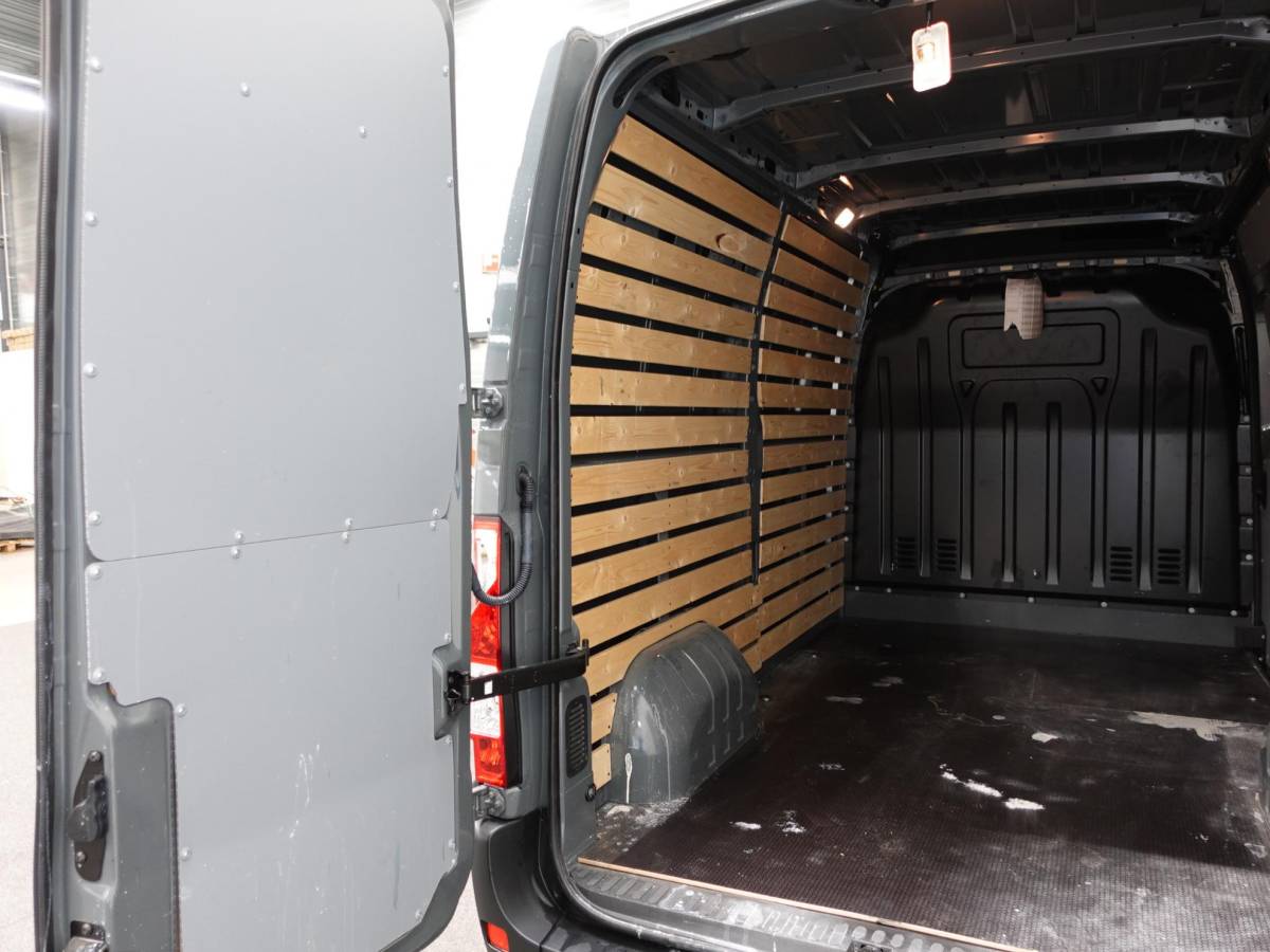 Renault Master Renault Master T33 2.3 dCi 135PK L2H2 Work Edition Airco Cruise Control Camera Navi Parkeersensoren Trekhaak