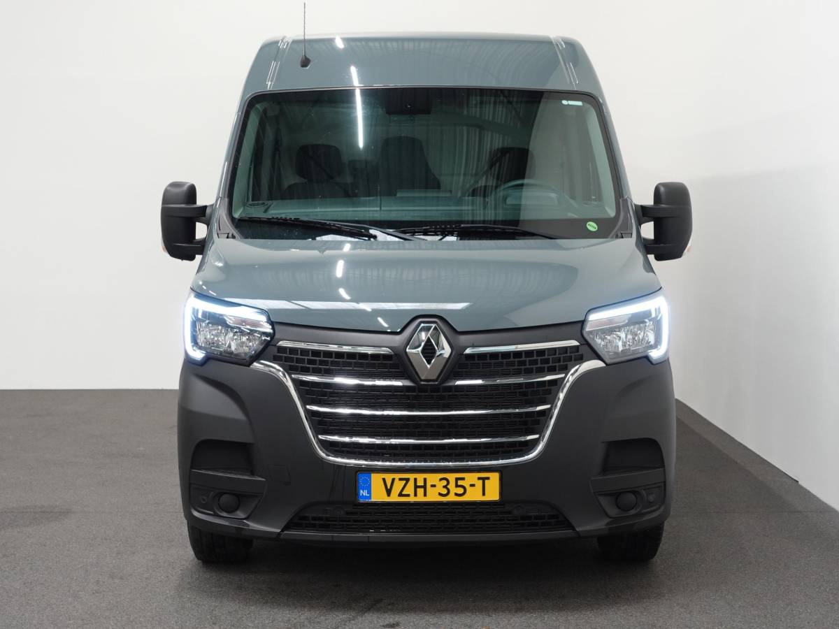 Renault Master Renault Master T33 2.3 dCi 135PK L2H2 Work Edition Airco Cruise Control Camera Navi Parkeersensoren Trekhaak