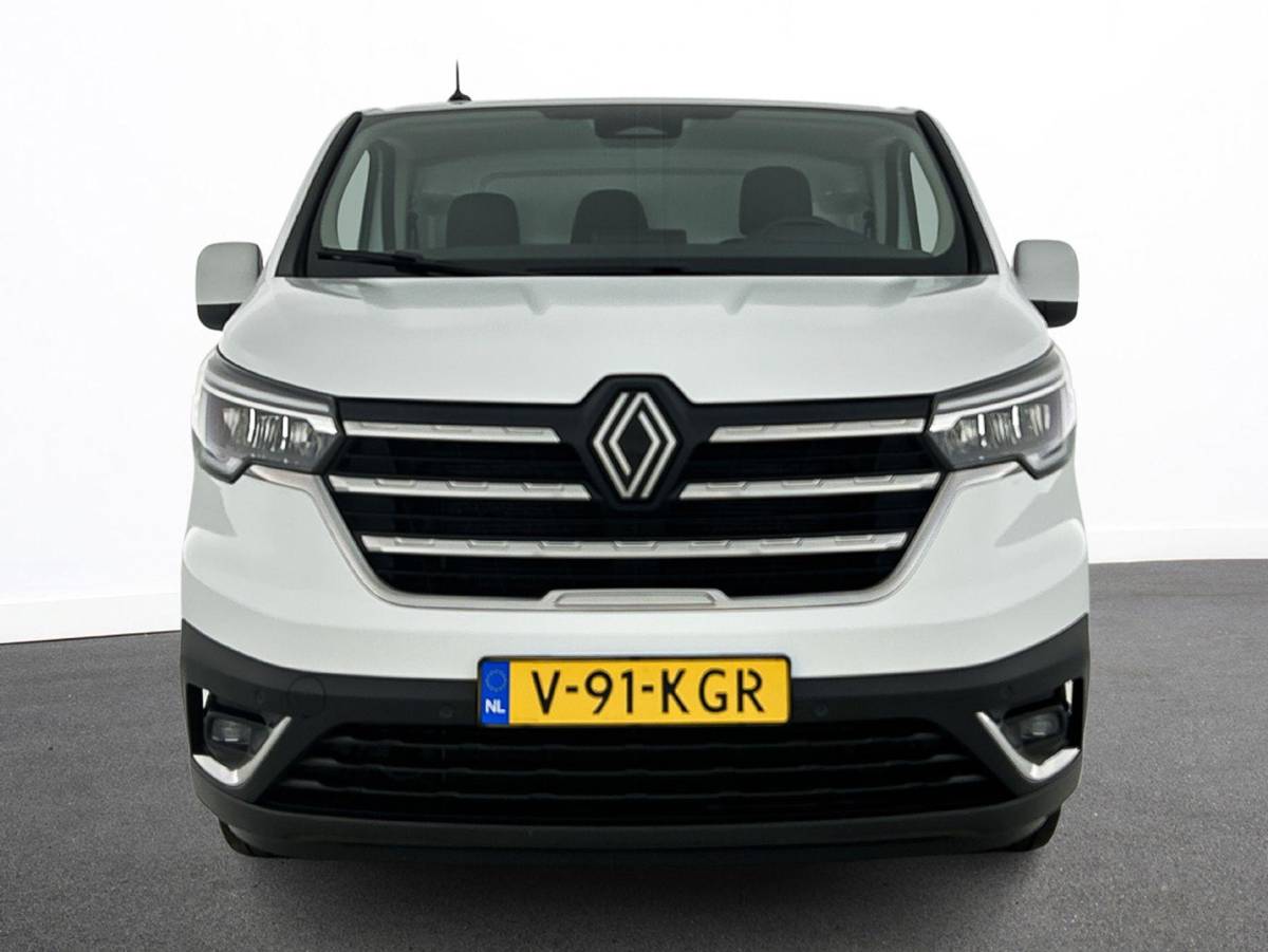 Renault Trafic Renault Trafic 2.0 Blue dCi 130 T30 L2H1 Advance Navigatie Airco Lichtmetalen velgen Betimmering Trekhaak Parkeer sensoren