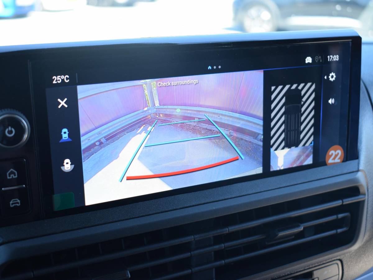 Opel Vivaro-e Opel Vivaro Electric 75 kWh Dubbele Cabine | tot 8 jaar garantie | 2x schuifdeur | Dynamic Comfort NAV Pakket | Comfort Pakket |  Exterieur pakket | Winterpakket | Betimmering | LM velgen | Rijklaarprijs