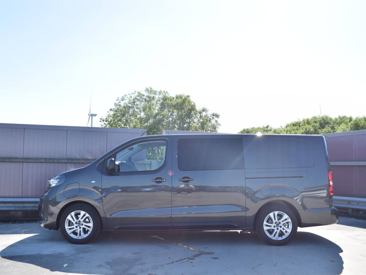 Opel Vivaro-e Opel Vivaro Electric 75 kWh Dubbele Cabine | tot 8 jaar garantie | 2x schuifdeur | Dynamic Comfort NAV Pakket | Comfort Pakket |  Exterieur pakket | Winterpakket | Betimmering | LM velgen | Rijklaarprijs