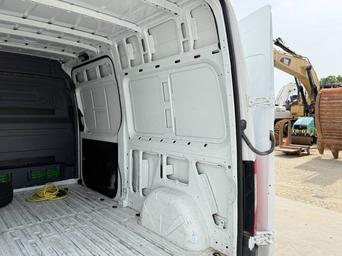 Mercedes-Benz eSprinter Mercedes-Benz eSprinter eSprinter L2H2 55 kWh L2H2 Elektrisch 168km WLTP 94% (SOH) Snelladen Laadkabel Climate Control Stoelverwarming