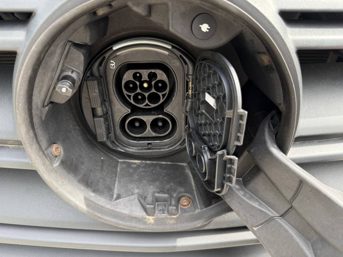 Mercedes-Benz eSprinter Mercedes-Benz eSprinter eSprinter L2H2 55 kWh L2H2 Elektrisch 168km WLTP 94% (SOH) Snelladen Laadkabel Climate Control Stoelverwarming