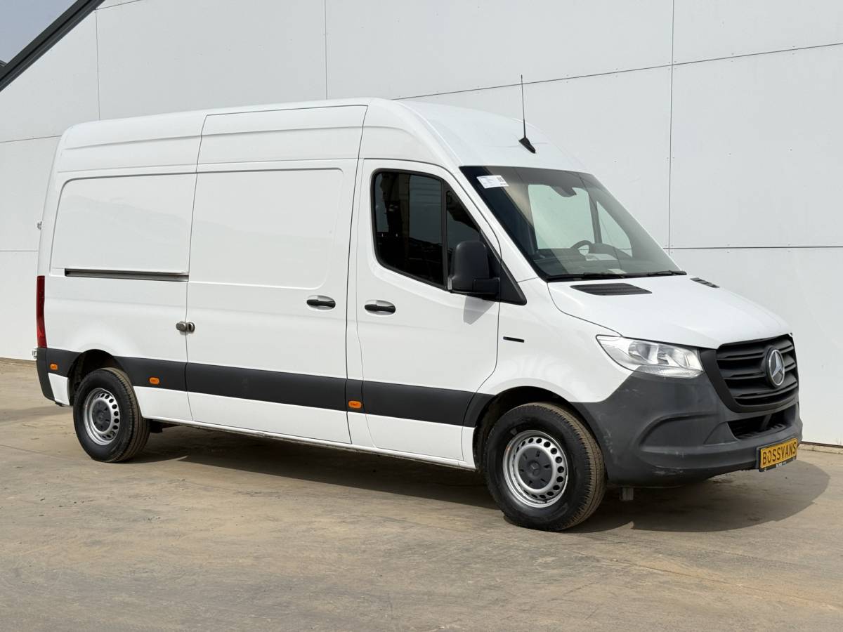 Mercedes-Benz eSprinter Mercedes-Benz eSprinter eSprinter L2H2 55 kWh L2H2 Elektrisch 168km WLTP 94% (SOH) Snelladen Laadkabel Climate Control Stoelverwarming