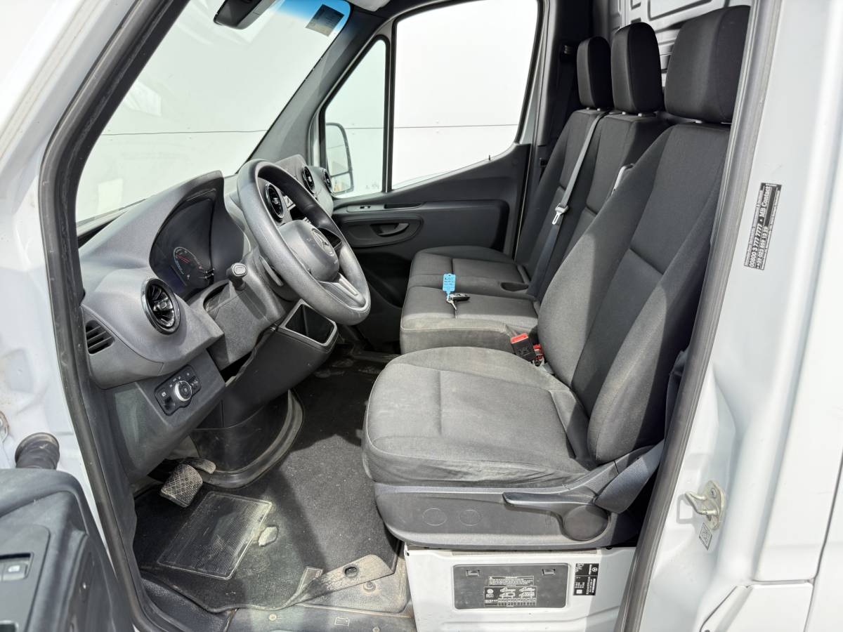 Mercedes-Benz eSprinter Mercedes-Benz eSprinter eSprinter L2H2 55 kWh L2H2 Elektrisch 168km WLTP 94% (SOH) Snelladen Laadkabel Climate Control Stoelverwarming