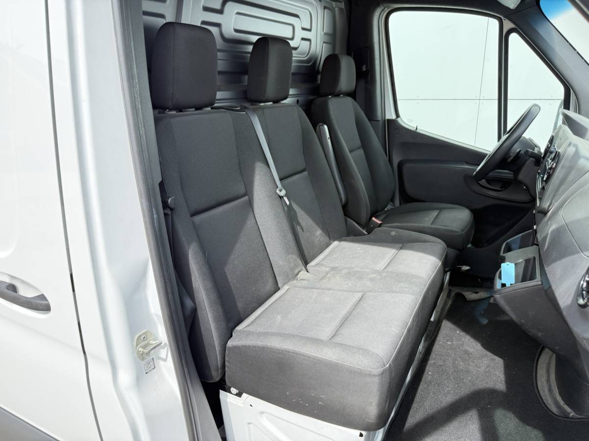 Mercedes-Benz eSprinter Mercedes-Benz eSprinter eSprinter L2H2 55 kWh L2H2 Elektrisch 168km WLTP 94% (SOH) Snelladen Laadkabel Climate Control Stoelverwarming