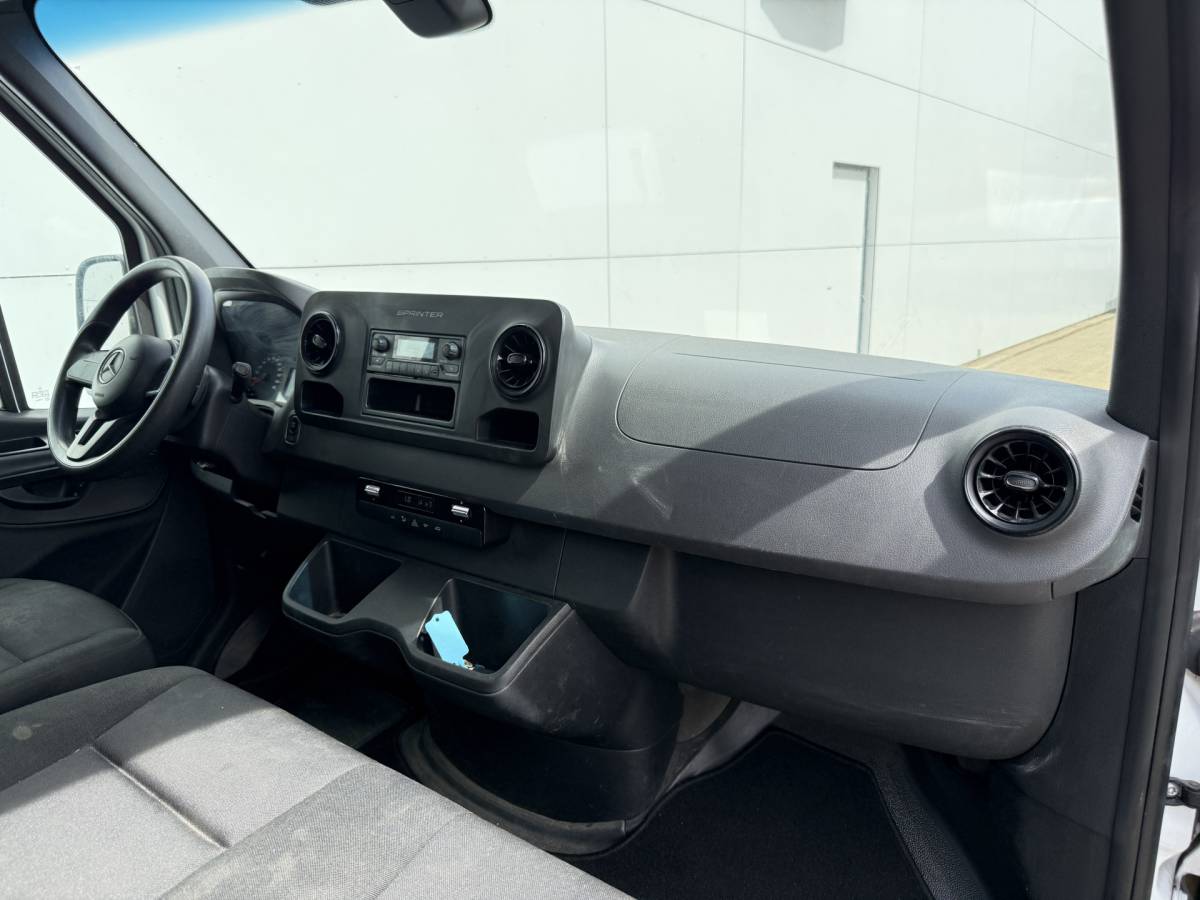 Mercedes-Benz eSprinter Mercedes-Benz eSprinter eSprinter L2H2 55 kWh L2H2 Elektrisch 168km WLTP 94% (SOH) Snelladen Laadkabel Climate Control Stoelverwarming