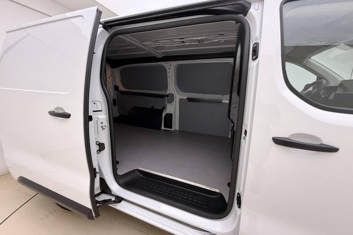 Fiat Scudo Fiat Scudo 2.0 Diesel 145 L3 Navigatie | Laadruimtebetimmering | Cruise Control | Camera | 3 Persoons | Financial Lease Mogelijk | Airco