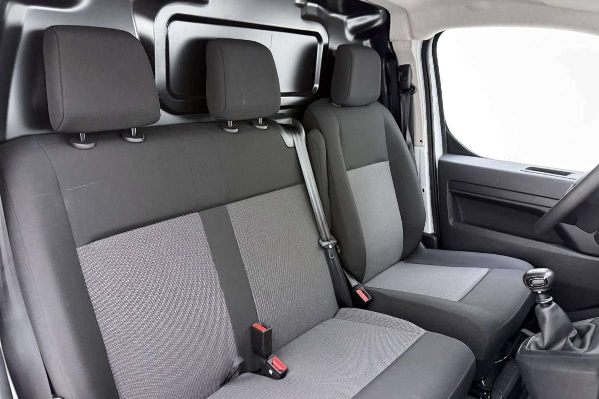 Fiat Scudo Fiat Scudo 2.0 Diesel 145 L3 Navigatie | Laadruimtebetimmering | Cruise Control | Camera | 3 Persoons | Financial Lease Mogelijk | Airco
